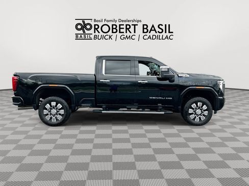 Used 2024 GMC Sierra 2500 Denali AWD/4WD image 9