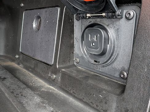 Used 2023 Toyota Tacoma TRD Sport image 9