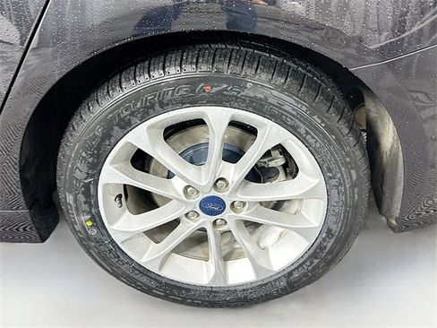 Used 2019 Ford Fusion SE image 29