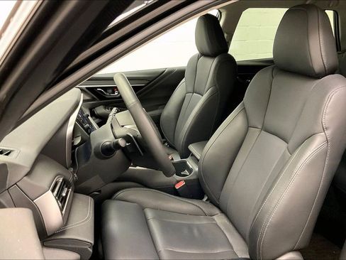 Used 2025 Subaru Outback Limited image 15
