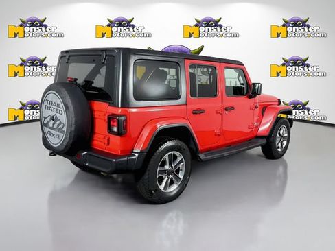 Used 2019 Jeep Wrangler Unlimited Sahara w/ Uconnect 4C Nav & Sound Group AWD/4WD image 5
