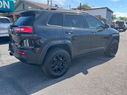 Used 2014 Jeep Cherokee Trailhawk w/ Comfort/Convenience Group AWD/4WD image 4