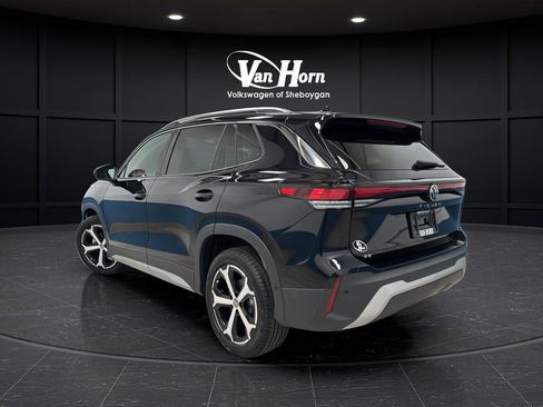 Used 2025 Volkswagen Tiguan SE image 5