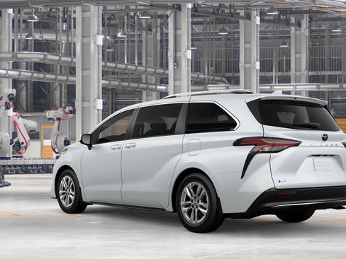 New 2026 Toyota Sienna Limited FWD image 5