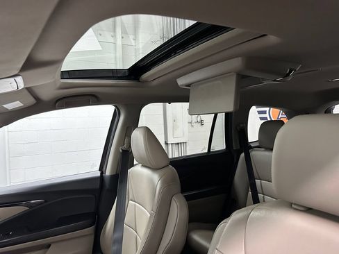 Used 2020 Honda Pilot Touring image 38
