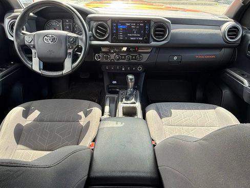 Used 2018 Toyota Tacoma TRD Sport w/ Technology Package AWD/4WD image 17