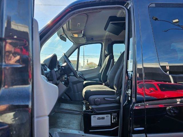 Used 2016 Mercedes-Benz Sprinter 2500 image 24