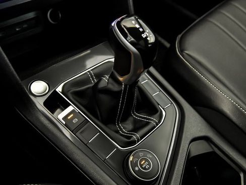 Certified 2022 Volkswagen Tiguan SE image 20