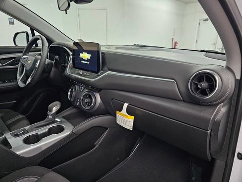 Used 2026 Chevrolet Blazer LT FWD image 12