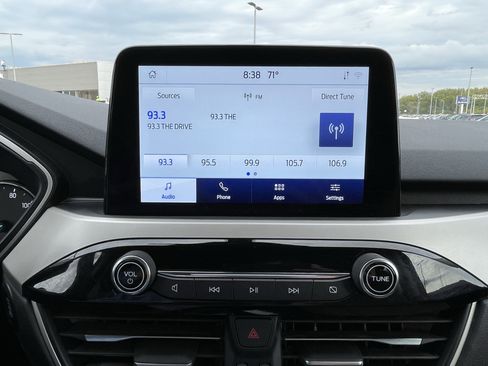 Used 2022 Ford Escape SE w/ Cold Weather Package image 26