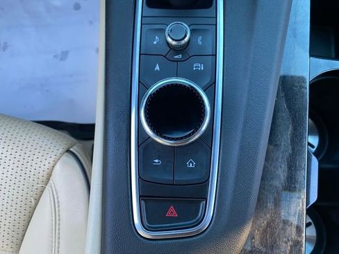 Used 2022 Cadillac Escalade Premium Luxury image 41