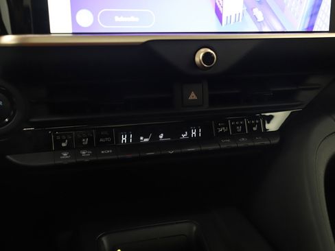 Used 2023 Toyota Crown Platinum image 21