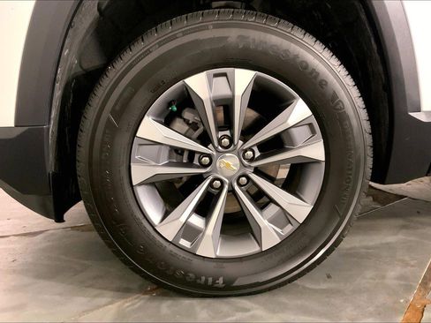 Used 2026 Chevrolet Equinox LT FWD image 9