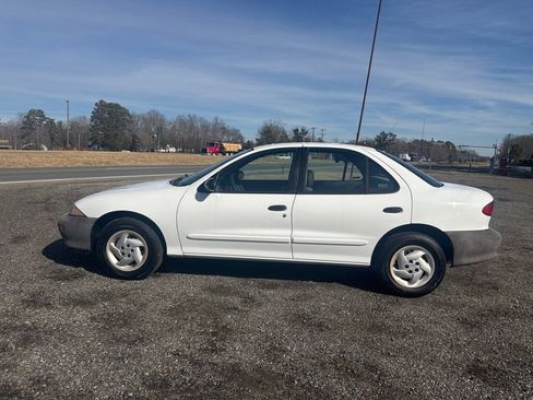 Used 1998 Chevrolet Cavalier Sedan image 4