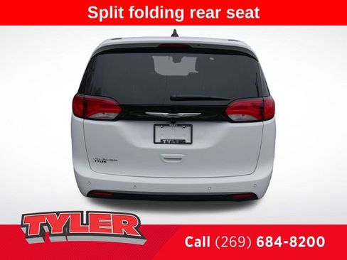 New 2026 Chrysler Voyager LX image 7