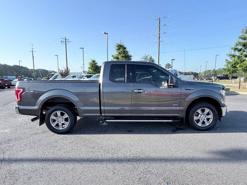 Used 2017 Ford F150 XLT w/ Equipment Group 302A Luxury RWD image 4