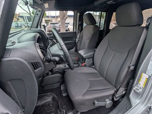 Used 2018 Jeep Wrangler Unlimited Sport S image 10