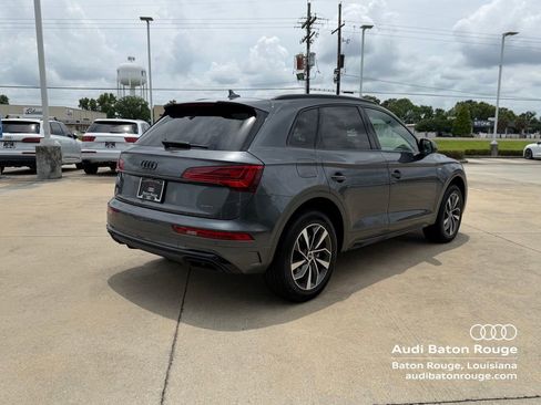 Used 2024 Audi Q5 2.0T Premium w/ Summer of Audi Package AWD/4WD image 3