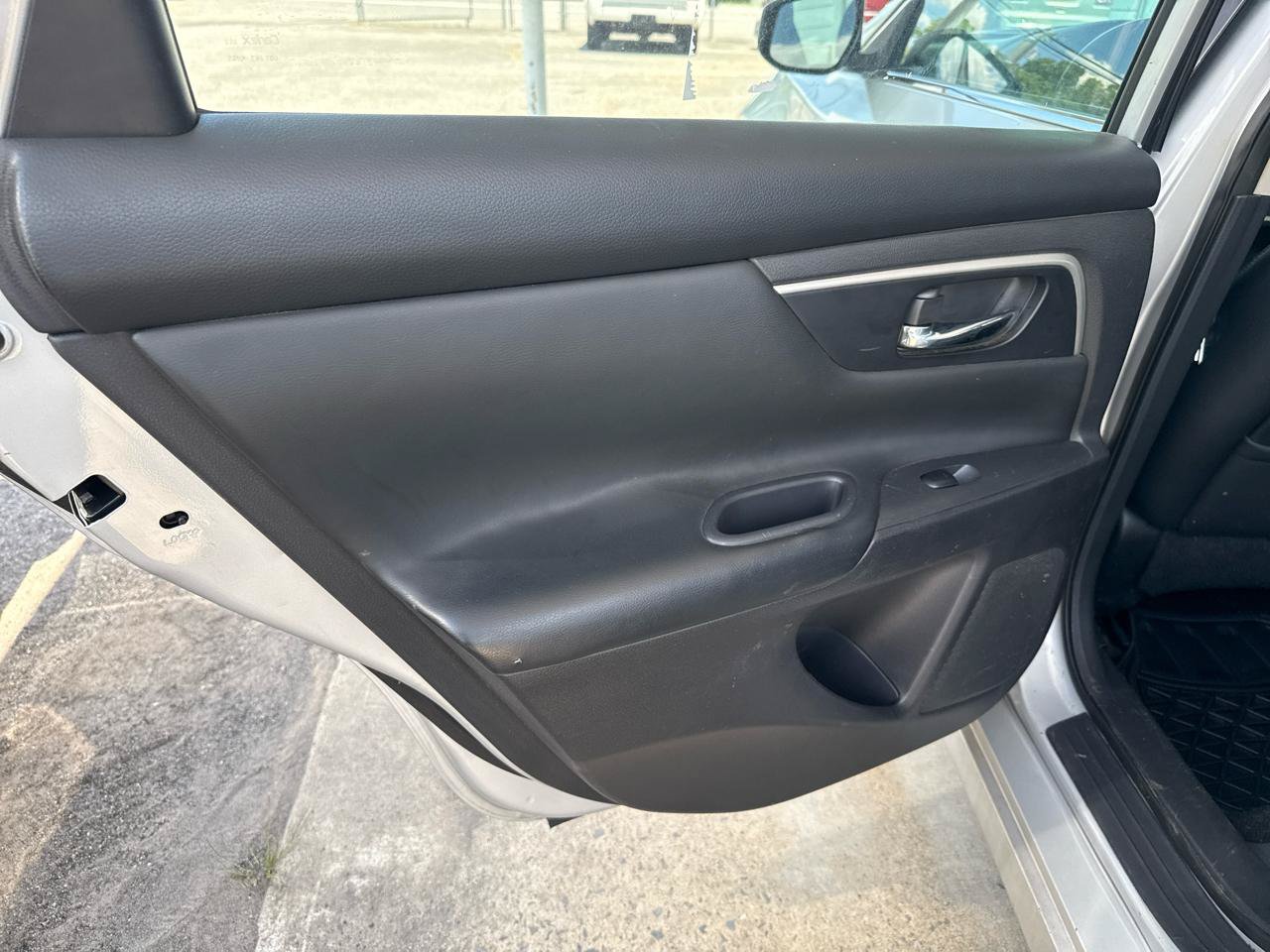 Used 2016 Nissan Altima 2.5 SL w/ Moonroof Package FWD image 12
