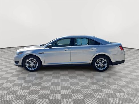 Used 2018 Ford Taurus SE FWD image 4