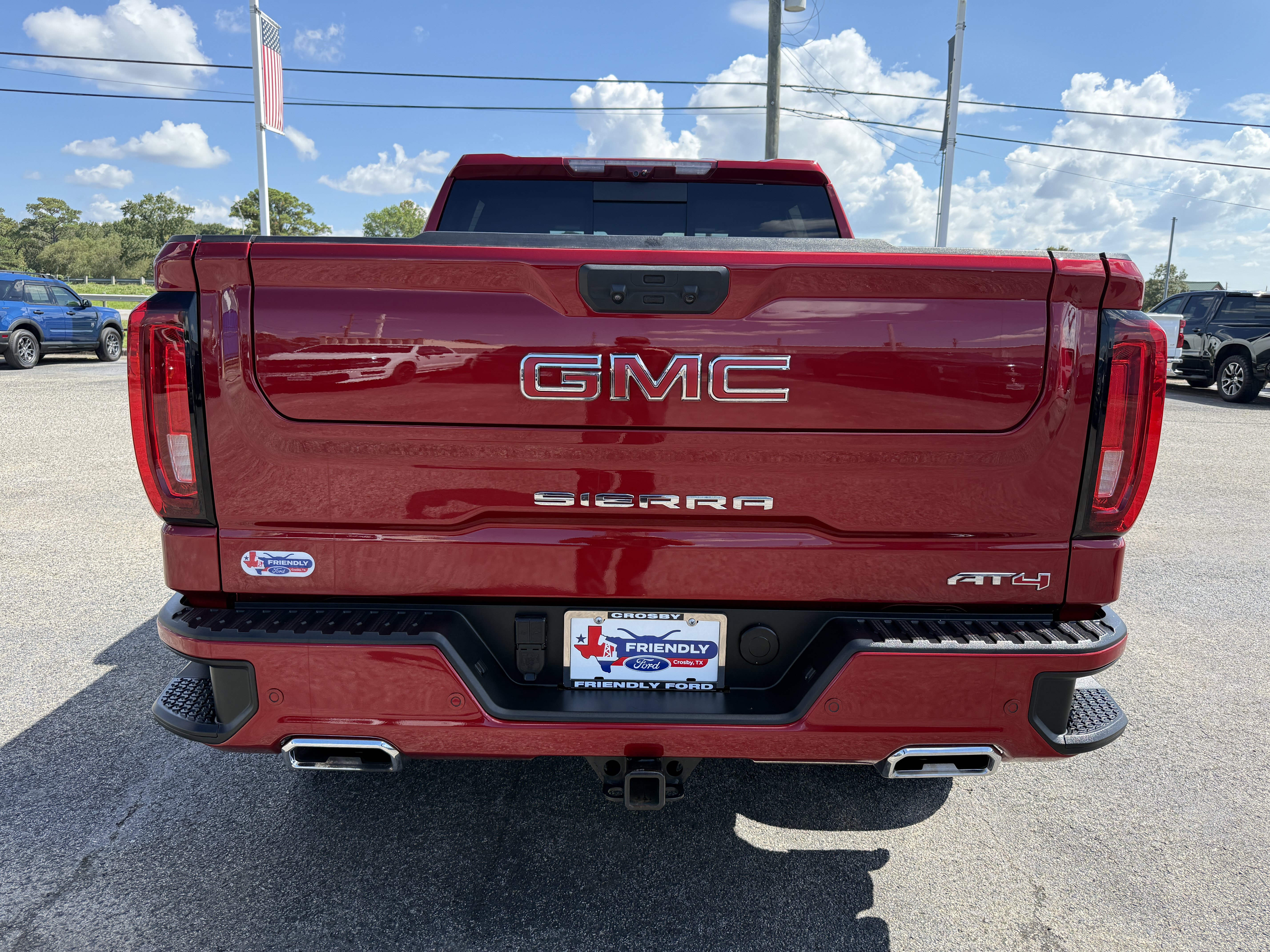 Used 2024 GMC Sierra 1500 AT4 w/ Technology Package AWD/4WD image 3