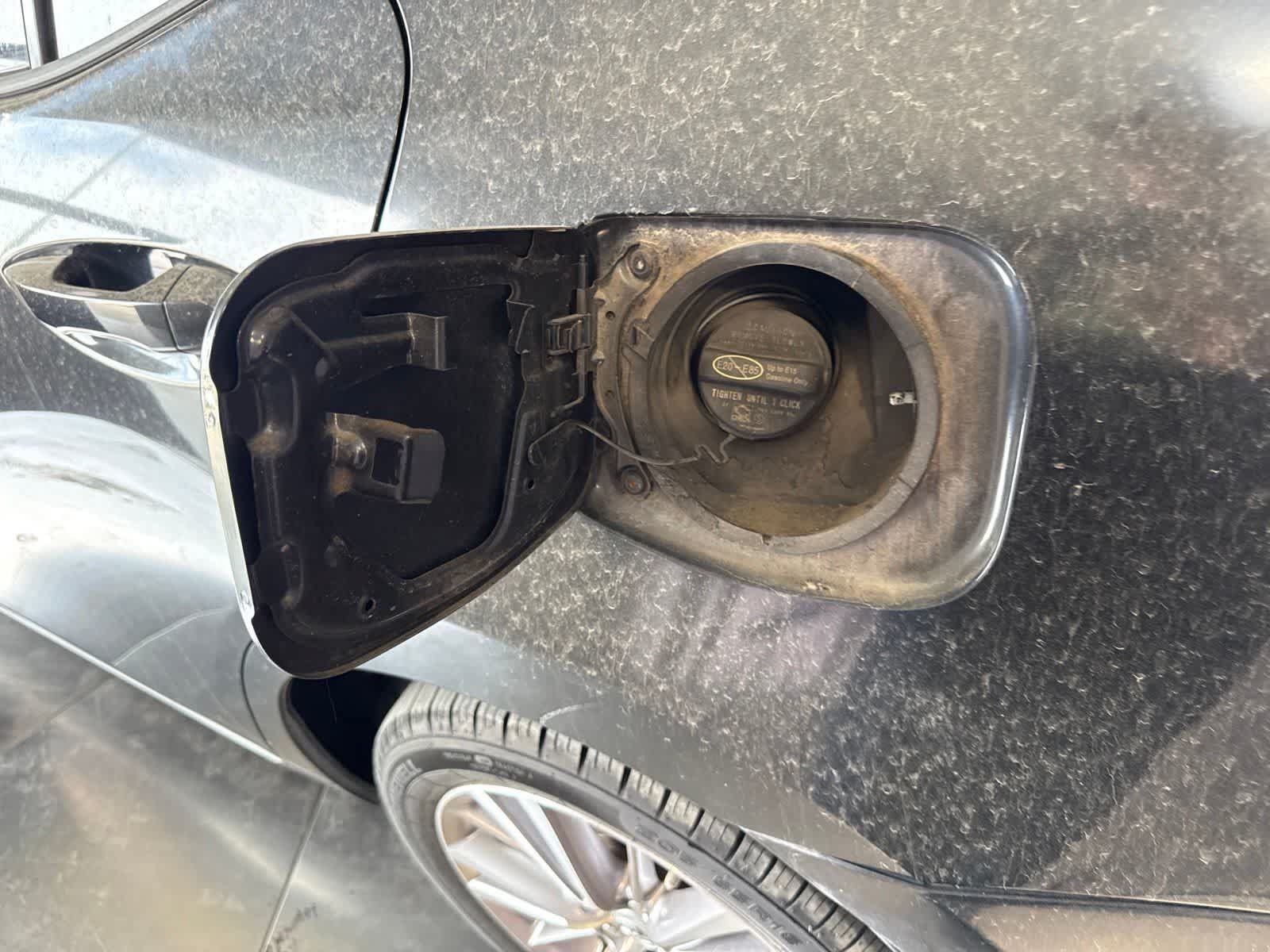 Used 2015 Toyota Corolla LE FWD image 10