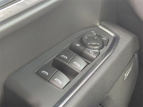 New 2026 GMC Sierra 1500 SLT image 26
