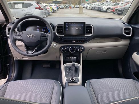 New 2026 Hyundai Venue SEL FWD image 28