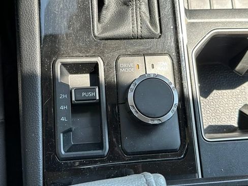 Used 2022 Toyota Tundra Limited AWD/4WD image 32