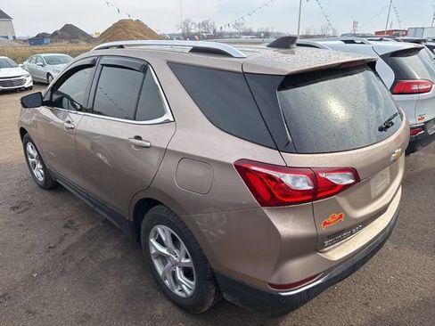 Used 2019 Chevrolet Equinox LT w/ Sun & Navigation Package image 7