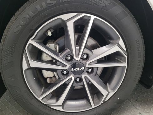 Used 2022 Kia Forte LXS FWD image 31