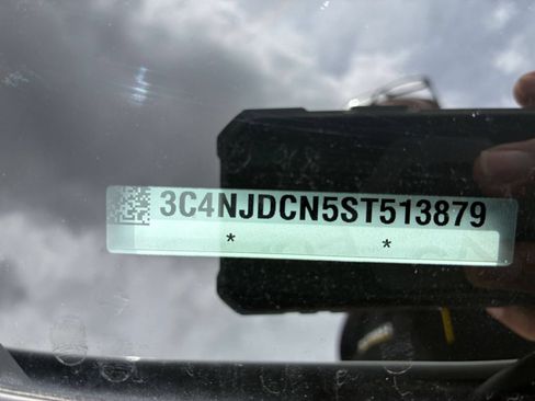 Used 2025 Jeep Compass Limited AWD/4WD image 24