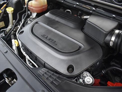 Used 2021 Chrysler Pacifica Limited image 39