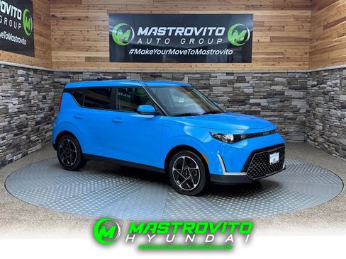 Used 2023 Kia Soul EX FWD image 1