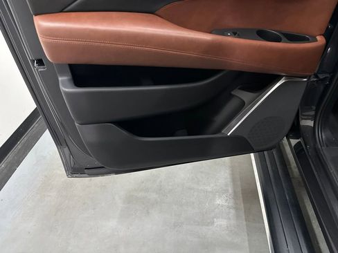 Used 2018 Cadillac Escalade ESV Premium Luxury RWD image 58