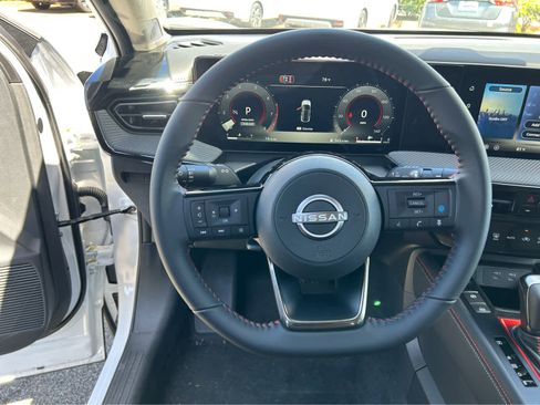 New 2026 Nissan Kicks SR FWD image 6
