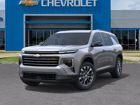 New 2026 Chevrolet Traverse LT w/ Sun and Wheel Package FWD image 6