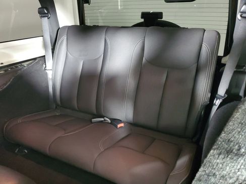 Used 2017 Jeep Wrangler Sahara w/ Connectivity Group image 14