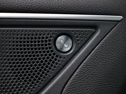 Used 2024 Ford Edge Titanium image 16