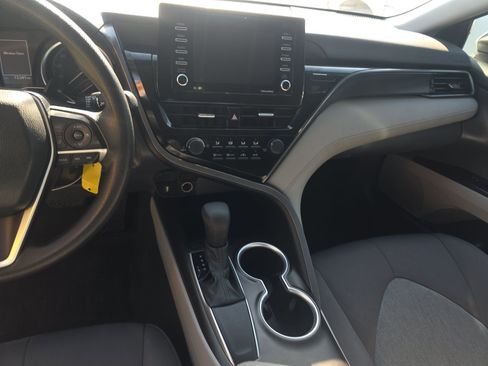 Used 2021 Toyota Camry LE FWD image 18