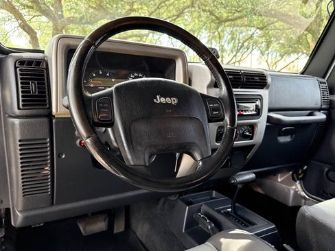 Used 2005 Jeep Wrangler Unlimited AWD/4WD image 23