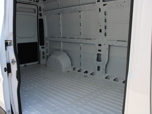 Used 2026 RAM ProMaster 2500 w/ Convenience Group FWD image 26