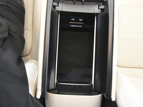 Used 2023 Mercedes-Benz C 300 4MATIC Sedan image 26