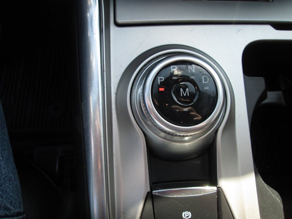 Used 2020 Ford Explorer XLT w/ Equipment Group 202A AWD/4WD image 21
