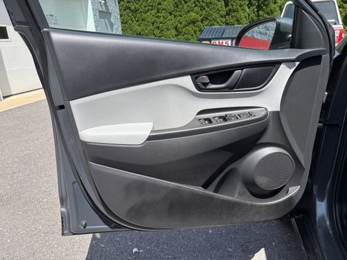 Used 2023 Hyundai Kona SEL AWD/4WD image 16
