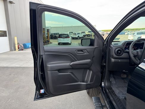 Used 2024 Chevrolet Colorado Trail Boss AWD/4WD image 13