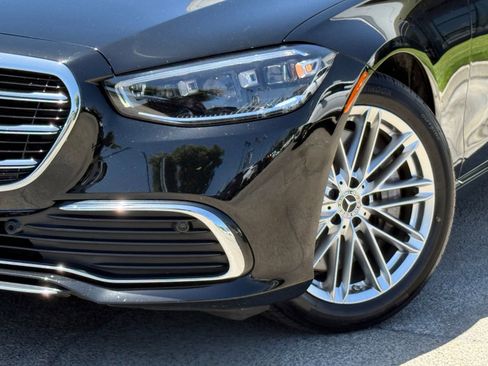Used 2023 Mercedes-Benz S 580 4MATIC Sedan image 3