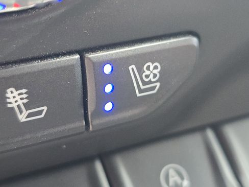 Used 2021 GMC Sierra 1500 AT4 image 13