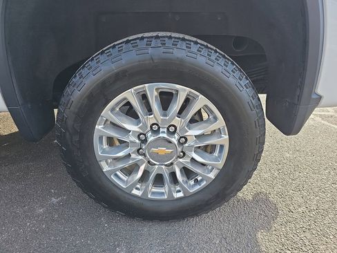 Used 2022 Chevrolet Silverado 2500 High Country image 32