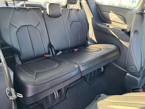 New 2026 Chrysler Pacifica Select w/ S Appearance Package image 8